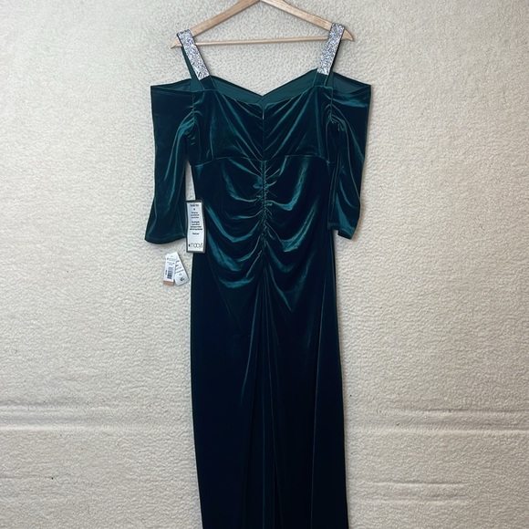 NWT R&M Richards Womens Hunter Green Velvet Cold Shoulder Sparkle Gown SIZE 16 - Picture 6 of 13